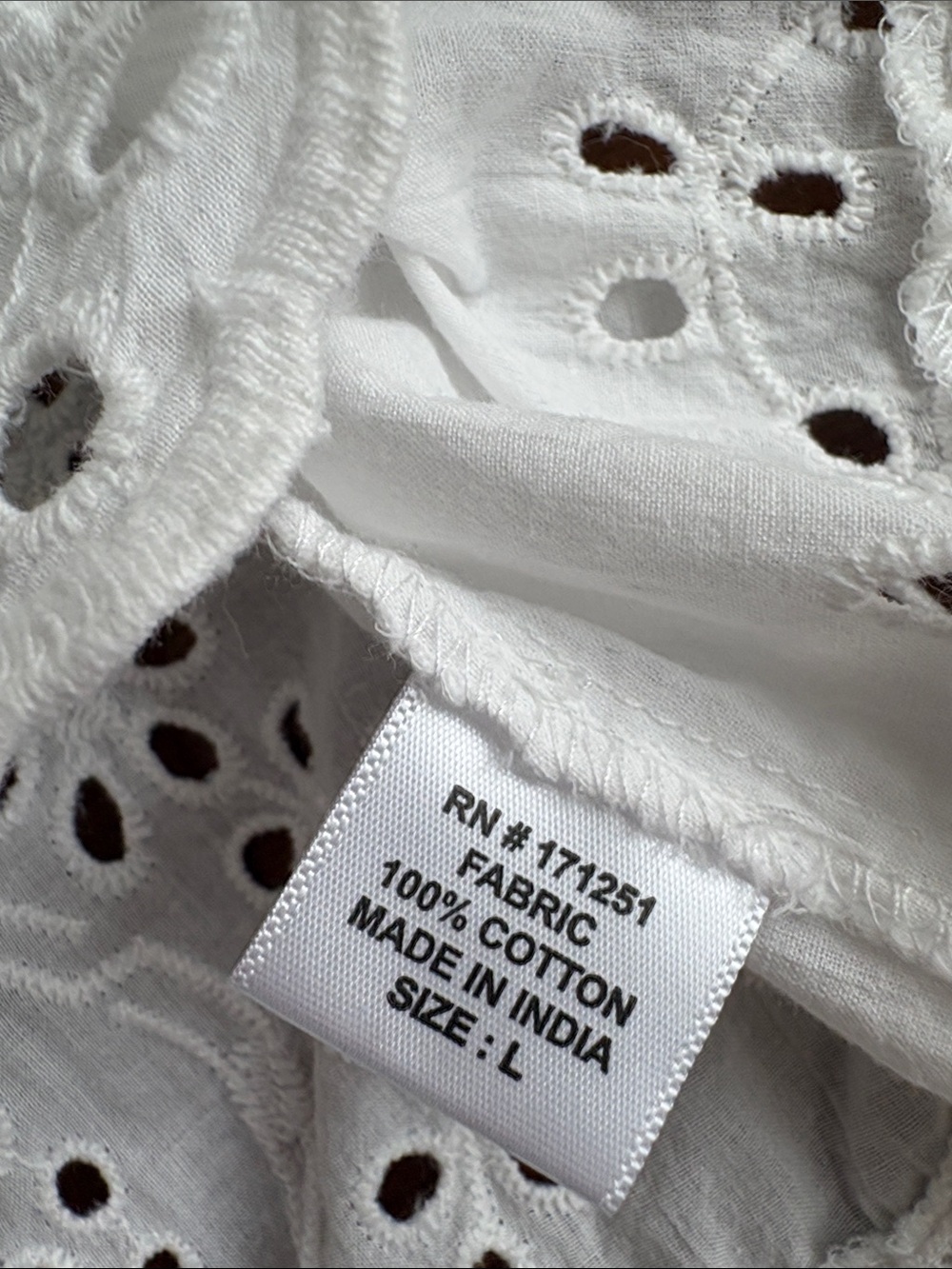 Jennifer & Grace Broderie Anglaise Flutter Sleeve Blouse
Size Large - Picture 10 of 10